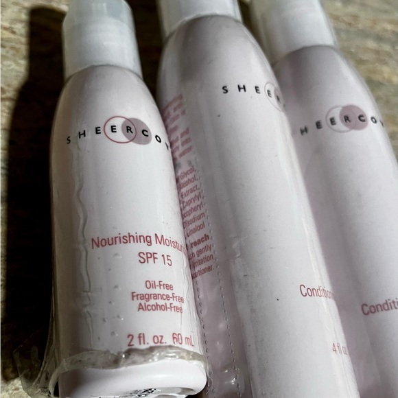 New Sheer Cover 2-Conditioning cleansers and 1-nourishing moisturizer set - Picture 8 of 8